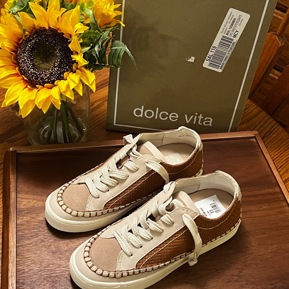 Dolce Vita Beige and Brown Casual Woven Sneakers Size 5 - Picture 2 of 4